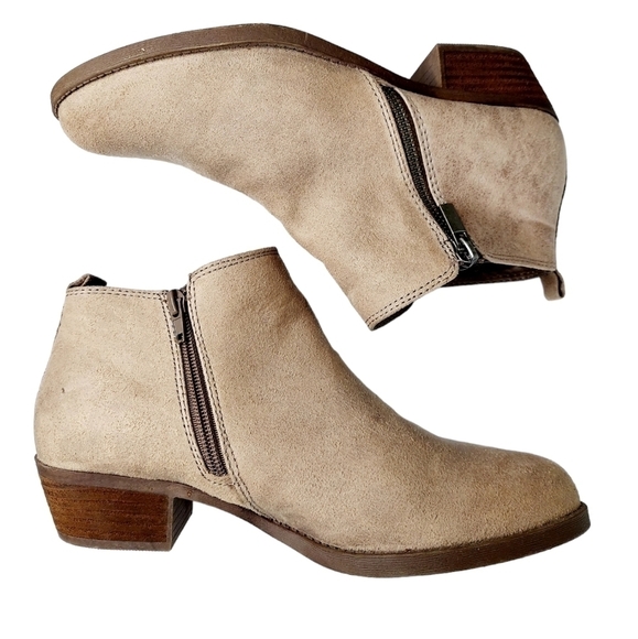 Carlos Womens Size 9 Brie Taupe Faux Suede Microfiber Heeled Ankle Booties Vegan - Picture 1 of 11